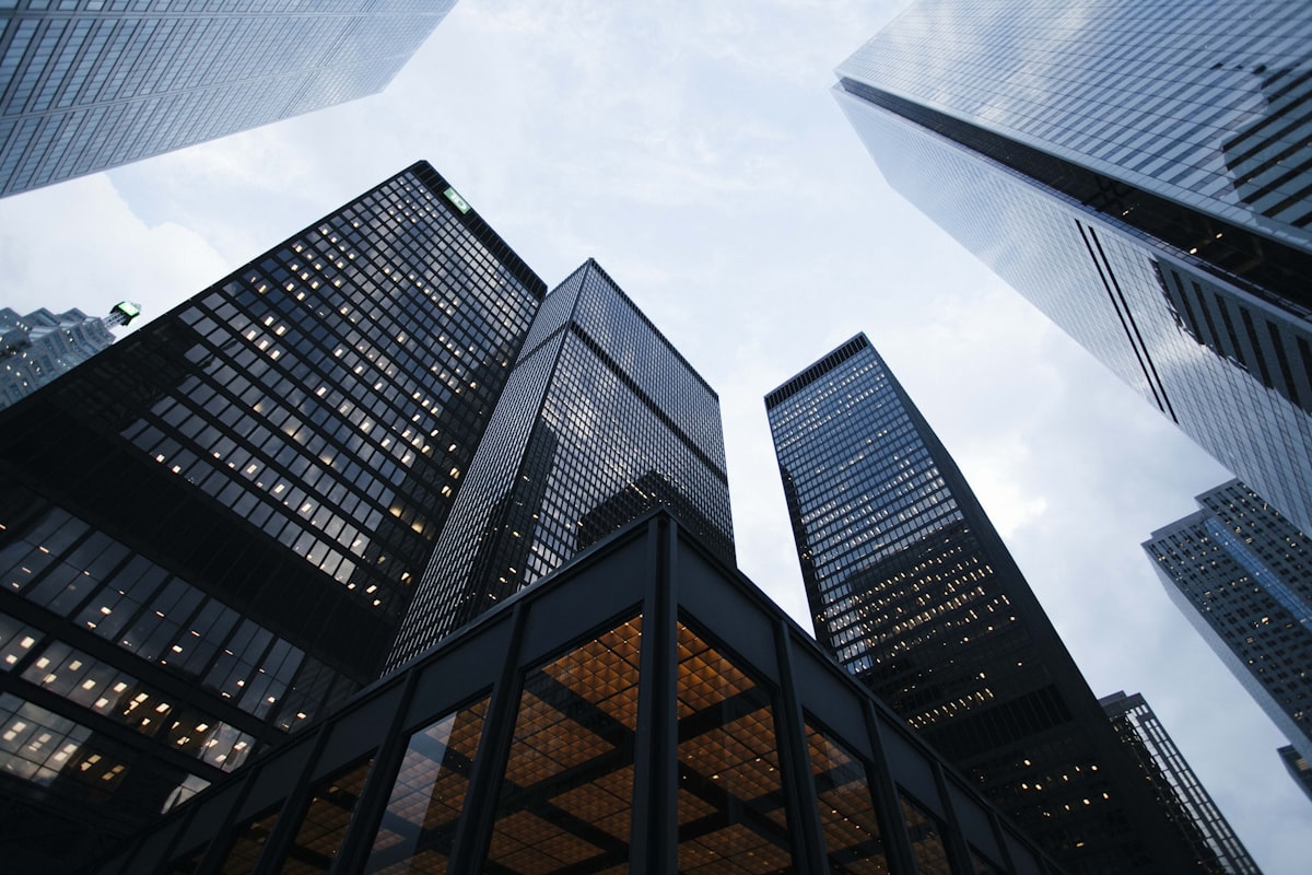 Skyline financiero moderno
